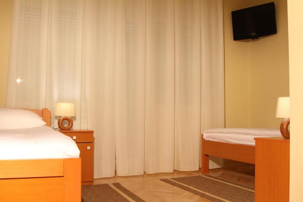 Rooms Villa Aria سيسفيت المظهر الخارجي الصورة