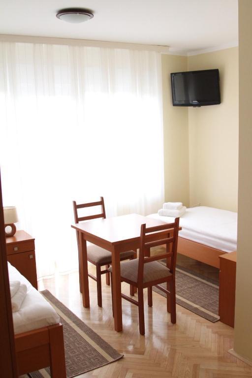 Rooms Villa Aria سيسفيت الغرفة الصورة